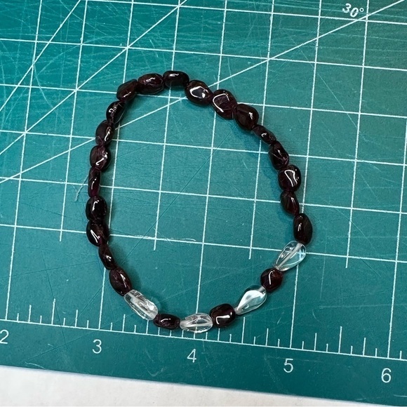 Garnet Clear Quartz brackets handmade stretch - Picture 4 of 5